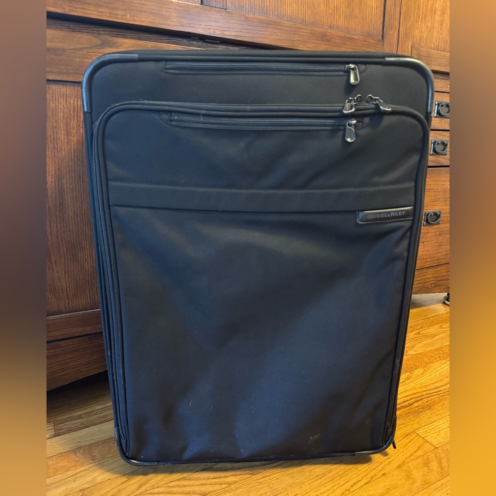 BRIGGS & RILEY BASELINE MEDIUM EXPANDABLE SPINNER 25”
